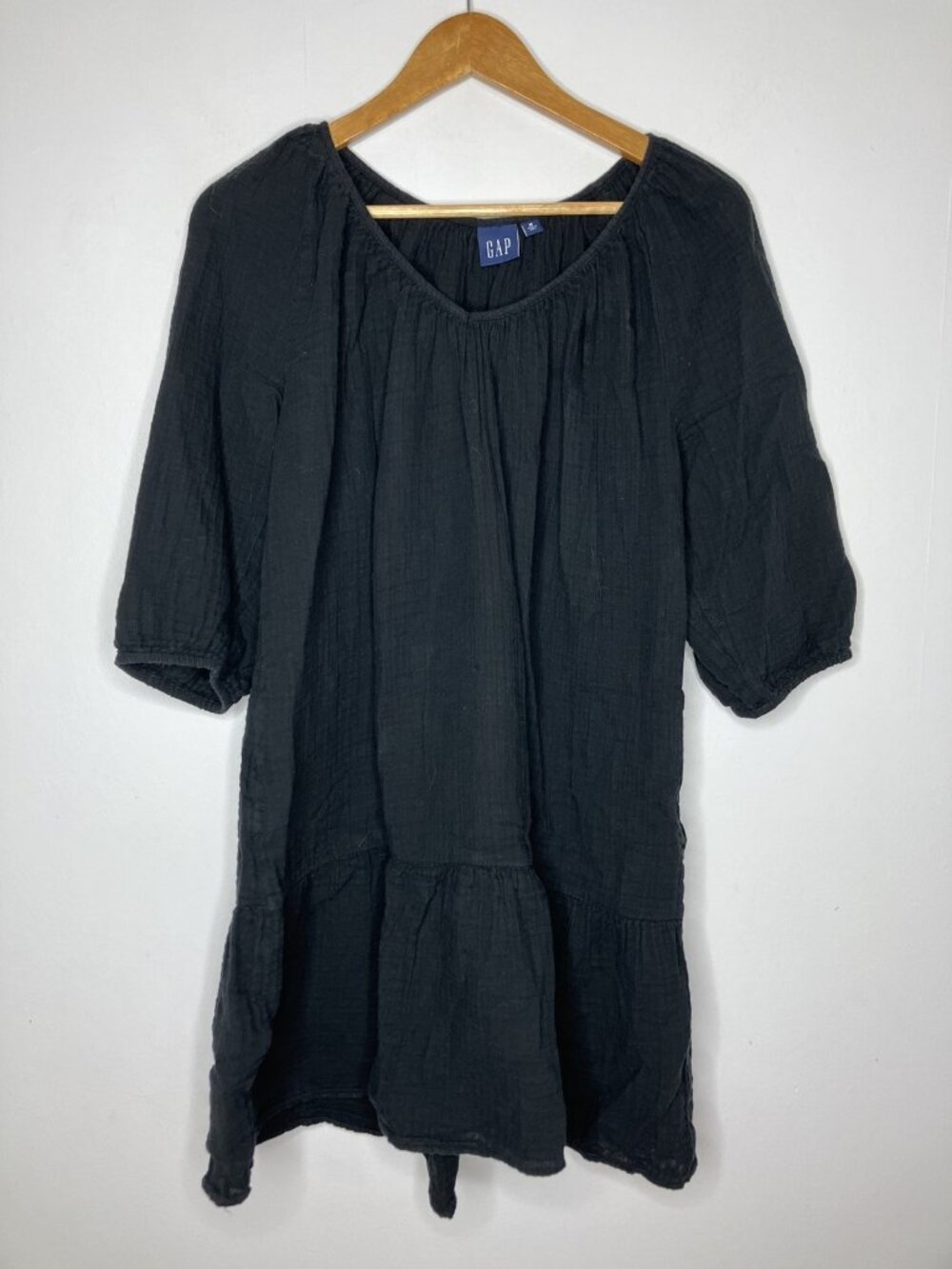 GAP Women's Black Gauze Crinkle Tiered Relaxed Fit Top Blouse Size M Medium